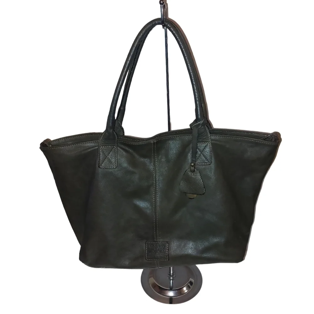 Lavorazione Artigianale Ladies Leather Shoulder Bag
